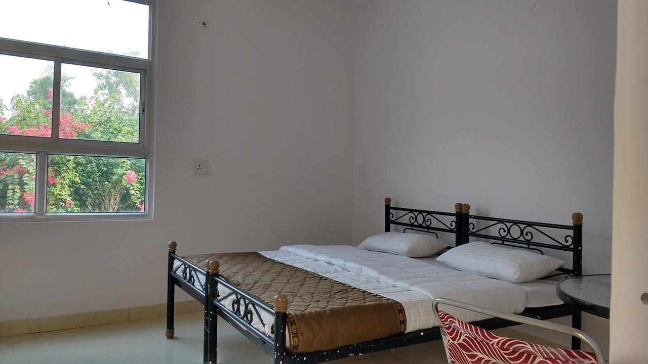 Club Awara Holiday Resort Manesar Esterno foto